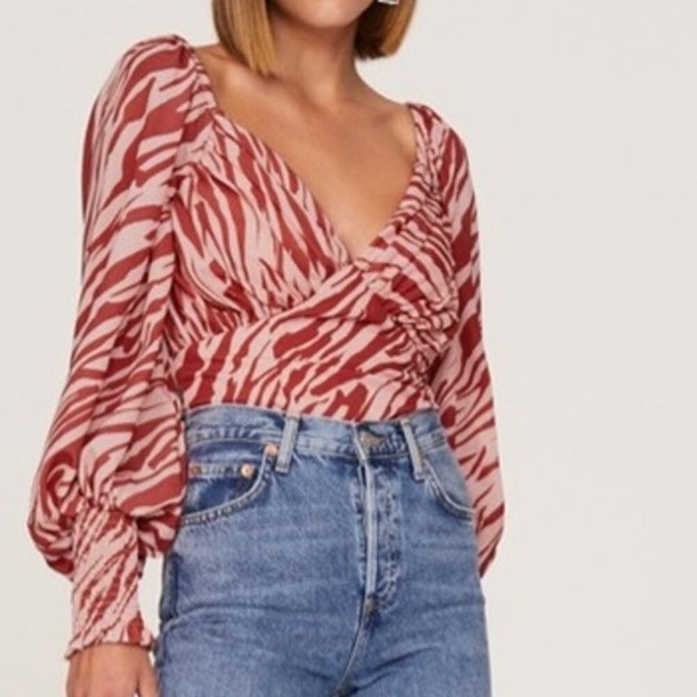 Slate & Willow Red Zebra Print Smocked Back Blouse Long Sleeve Women Size Small - Picture 3 of 8
